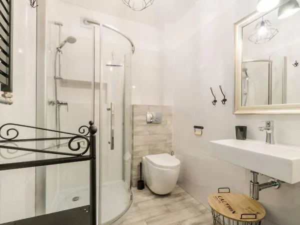 Varsovia * Rowy (Pomerania)